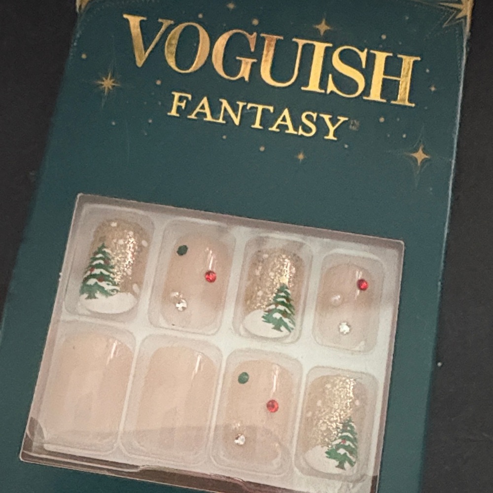 Women’s Press-On Nails — Holiday Tree Design in Nude & Green